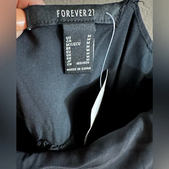 FOREVER21 MINI LBD - Picture 6 of 9